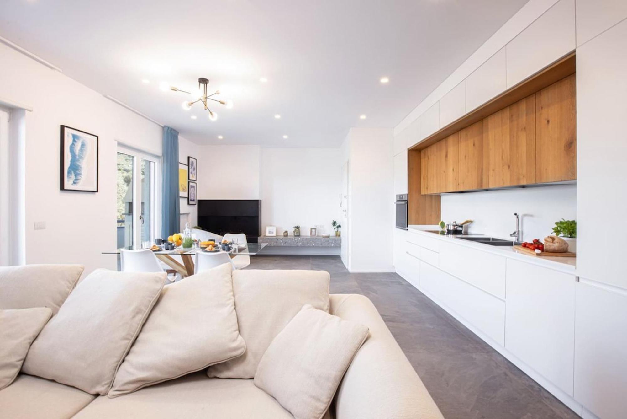 Sorrentovibes - Modern Family With Views